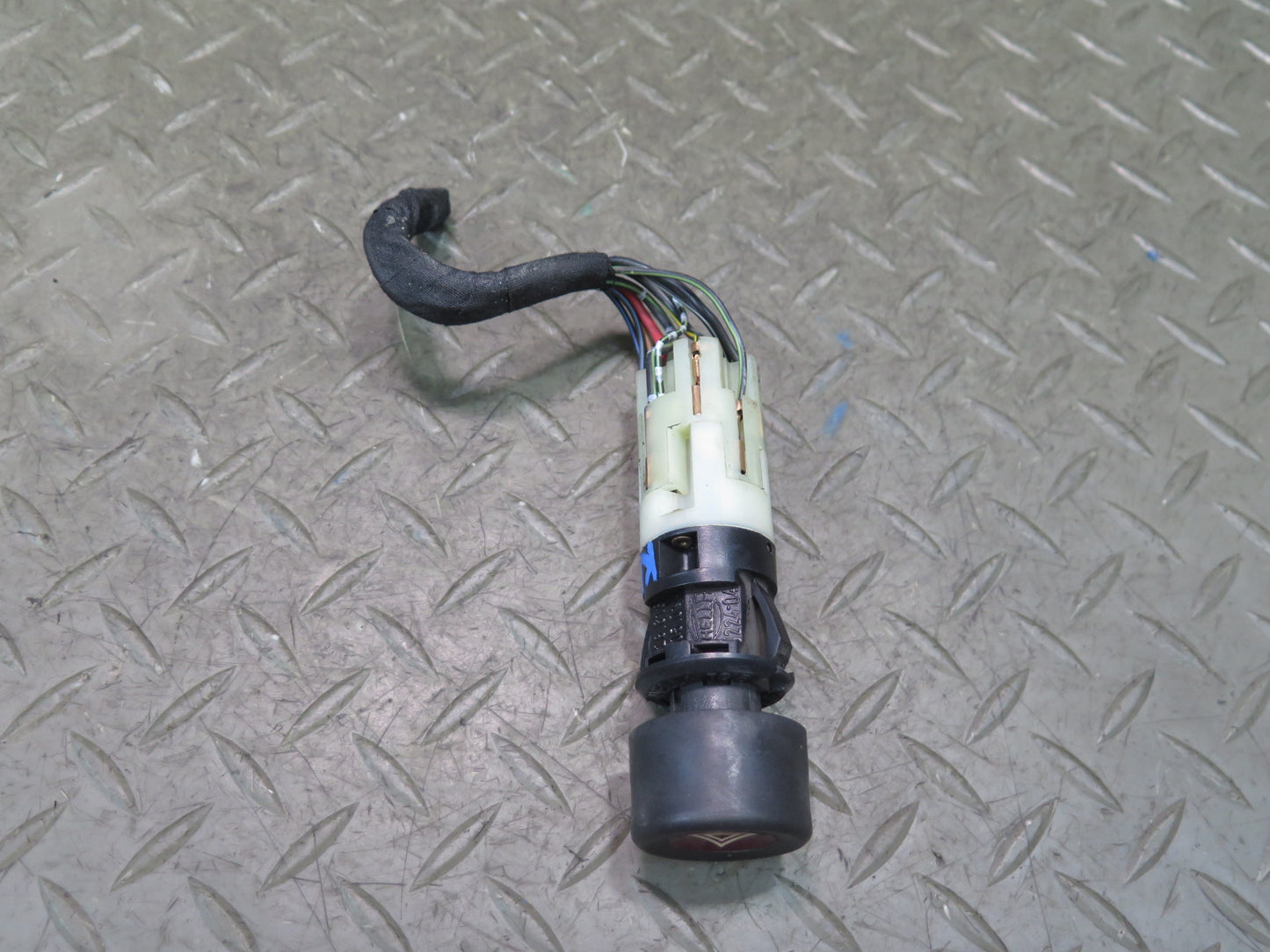 1984-1991 Porsche 928 Hazard Warning Blinker Button Switch 92861310501