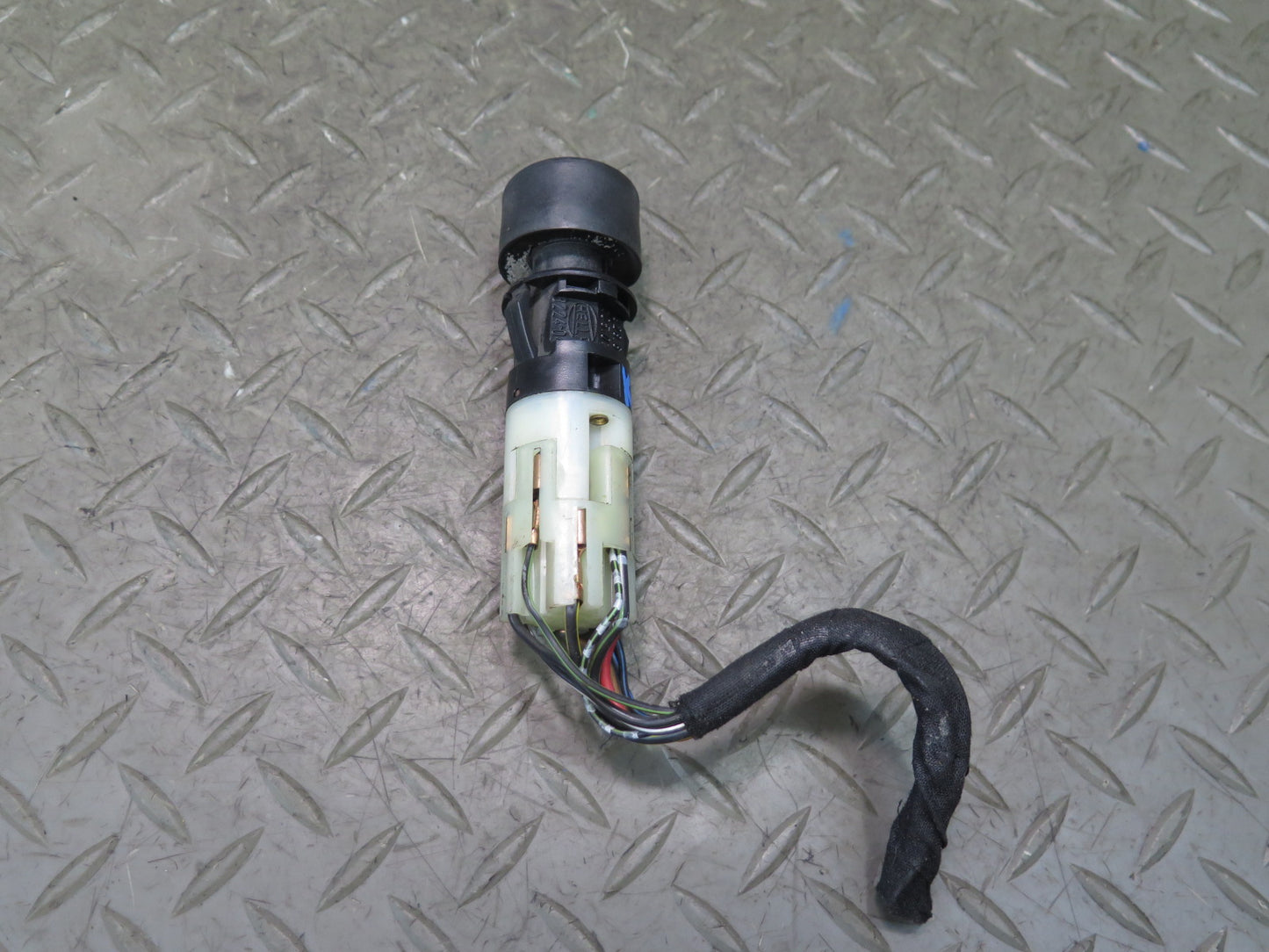 1984-1991 Porsche 928 Hazard Warning Blinker Button Switch 92861310501