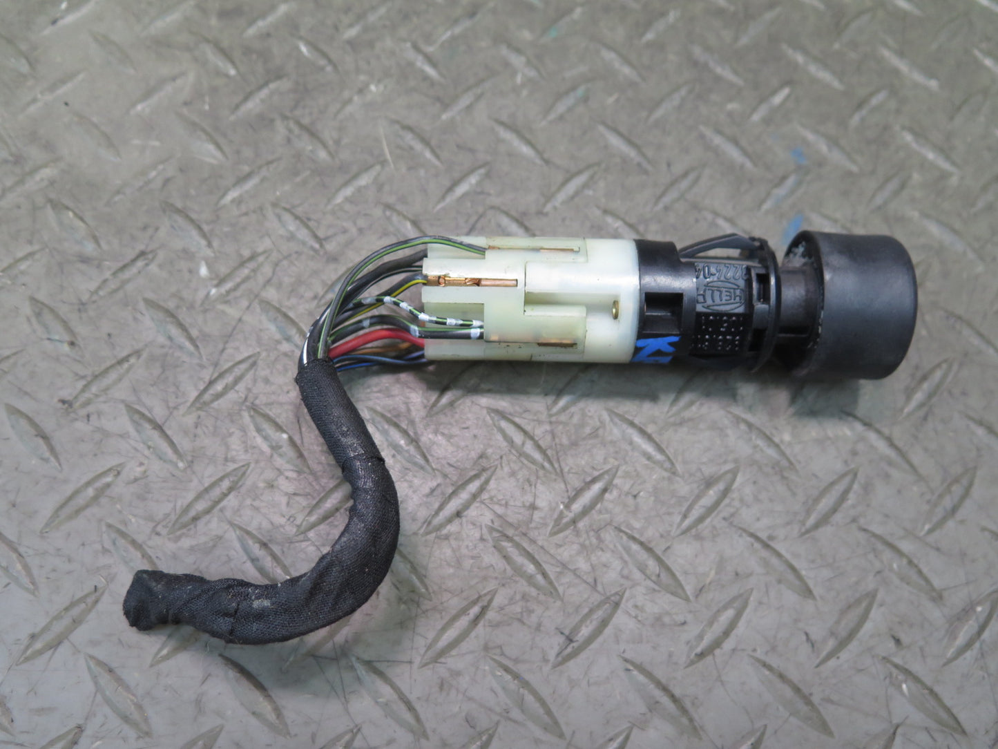 1984-1991 Porsche 928 Hazard Warning Blinker Button Switch 92861310501