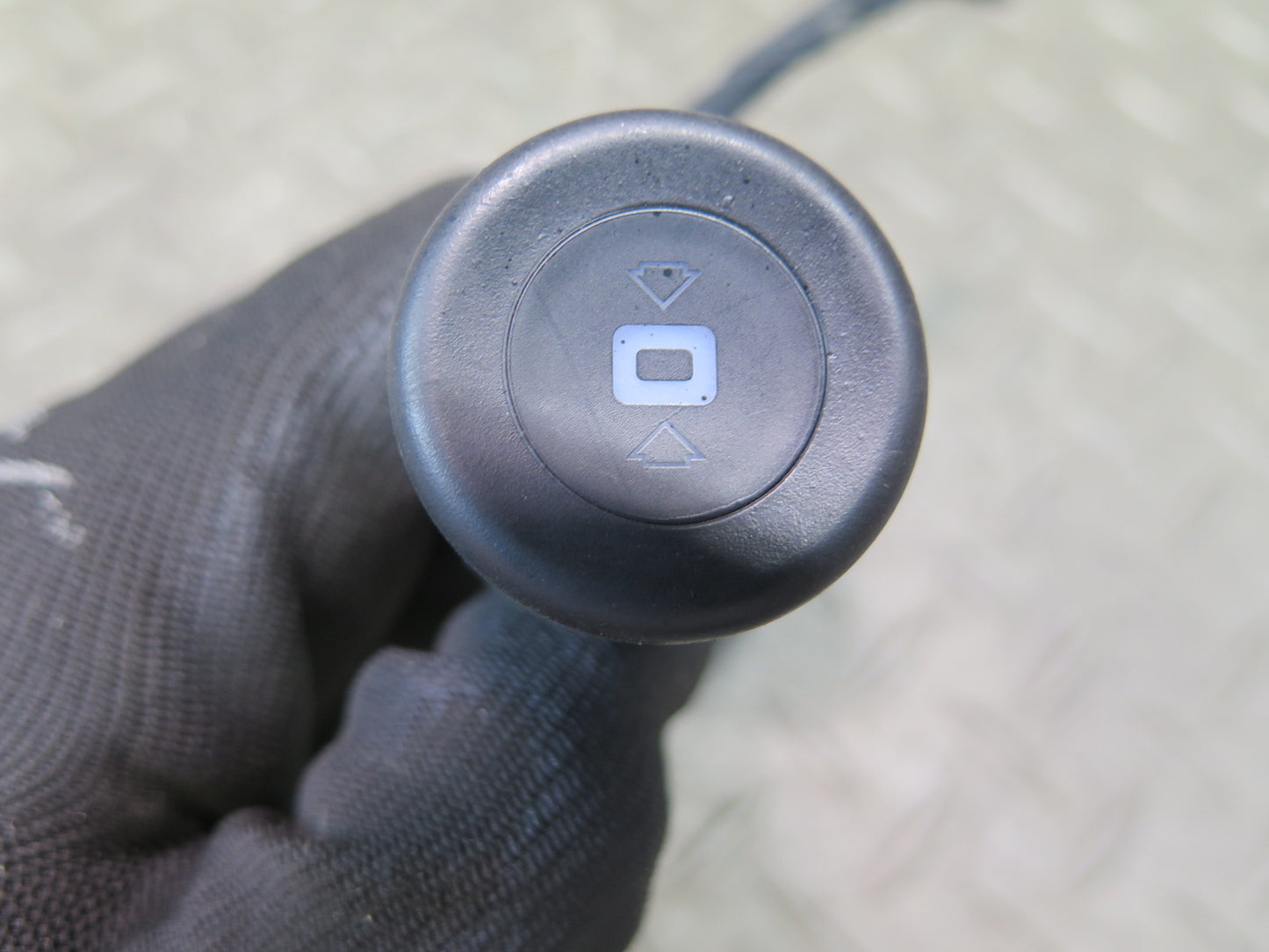 1984-1991 Porsche 928 Odometer Trip Reset Button Switch 92861312500