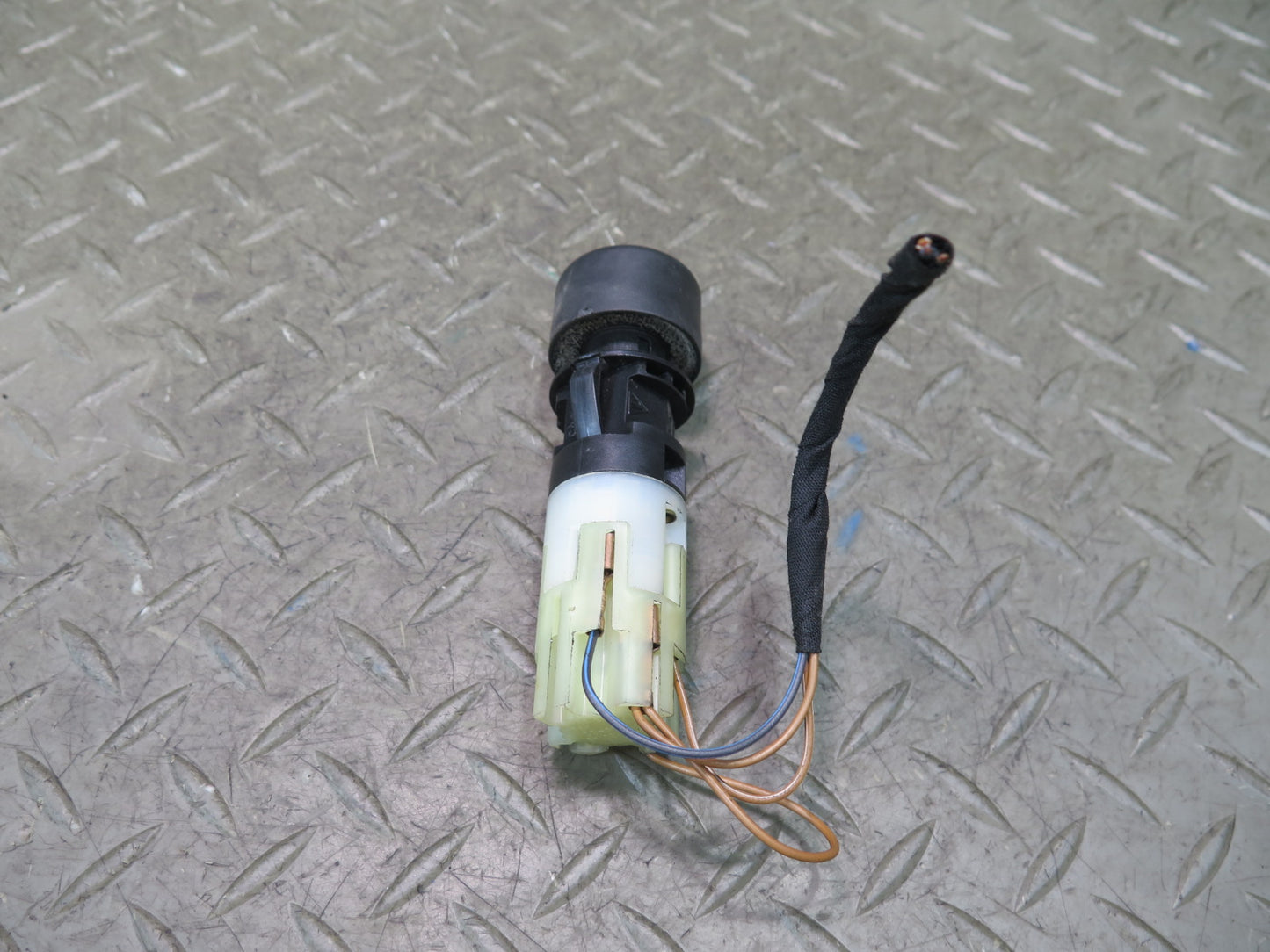 1984-1991 Porsche 928 Odometer Trip Reset Button Switch 92861312500