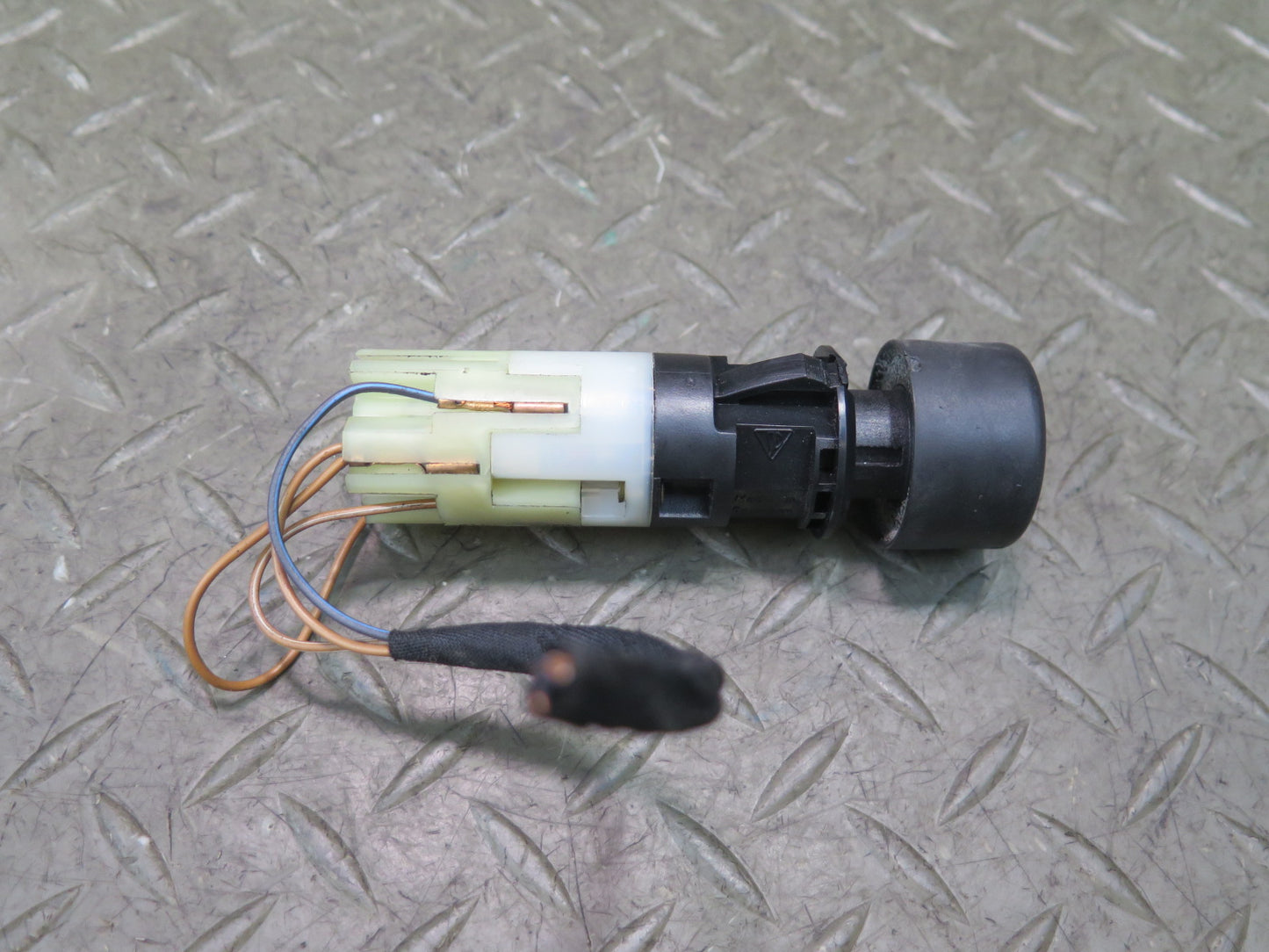 1984-1991 Porsche 928 Odometer Trip Reset Button Switch 92861312500