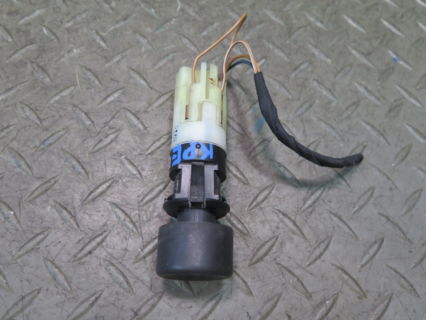 1984-1991 Porsche 928 Odometer Trip Reset Button Switch 92861312500