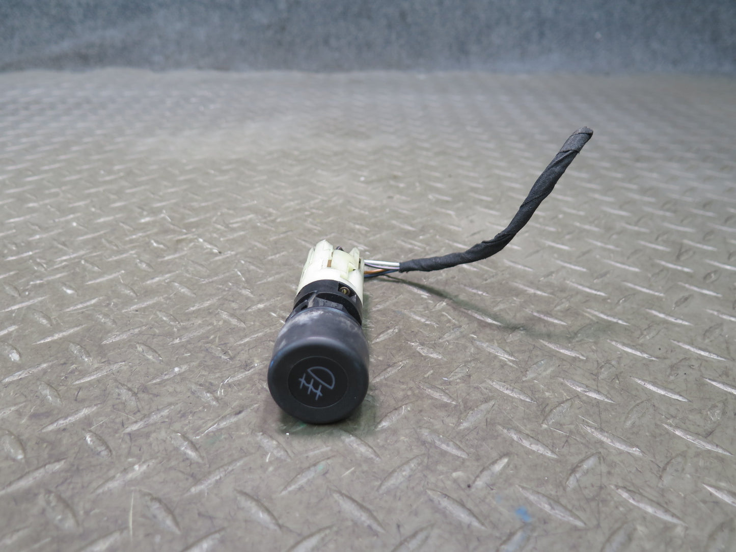 1984-1991 Porsche 928 Fog Light Lamp Button Switch 92861311100