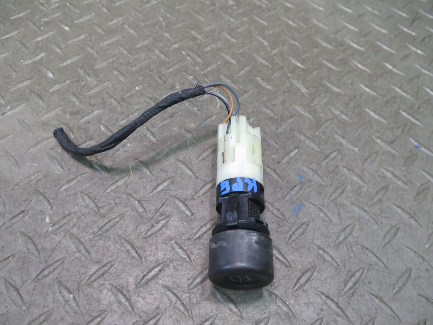 1984-1991 Porsche 928 Fog Light Lamp Button Switch 92861311100