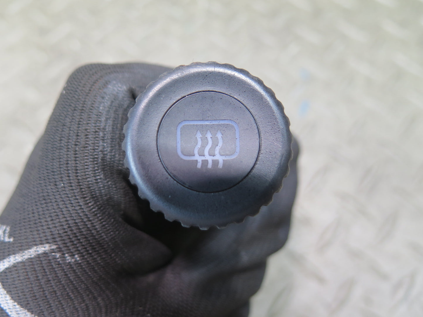 1984-1991 Porsche 928 Rear Window Defrost Button Switch 92861310701