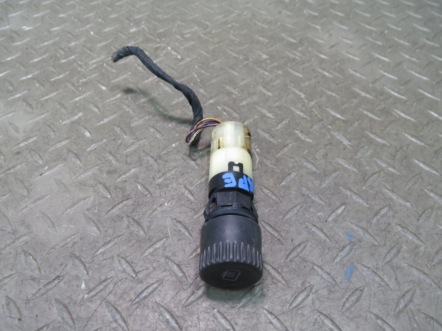 1984-1991 Porsche 928 Rear Window Defrost Button Switch 92861310701