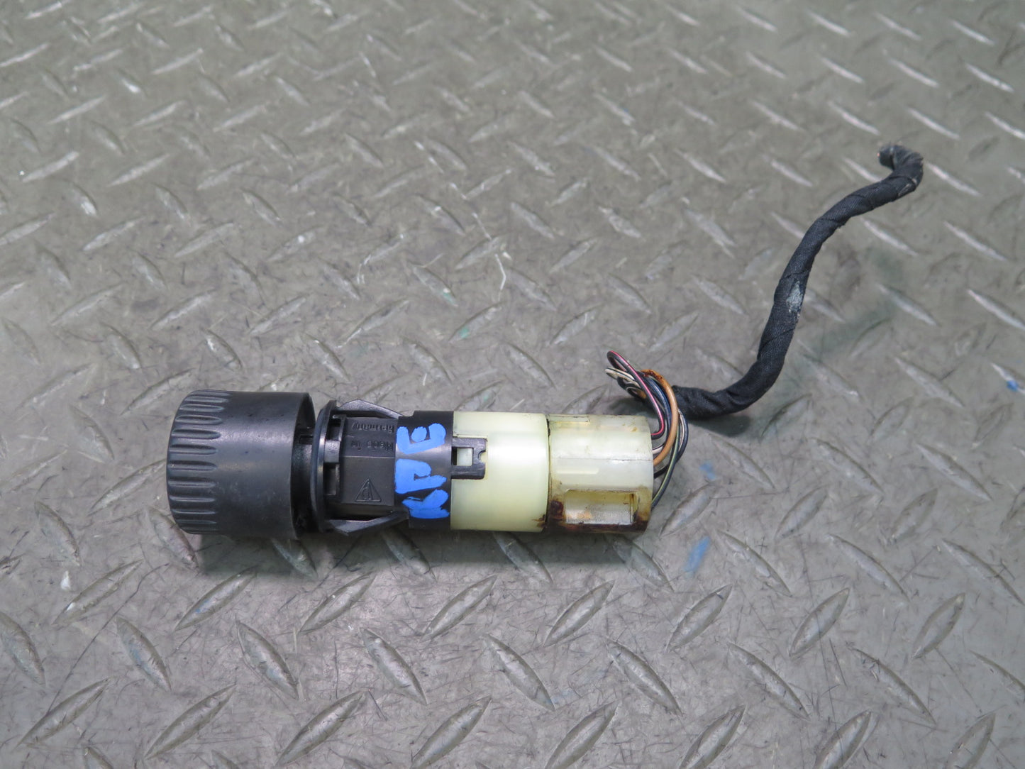 1984-1991 Porsche 928 Rear Window Defrost Button Switch 92861310701