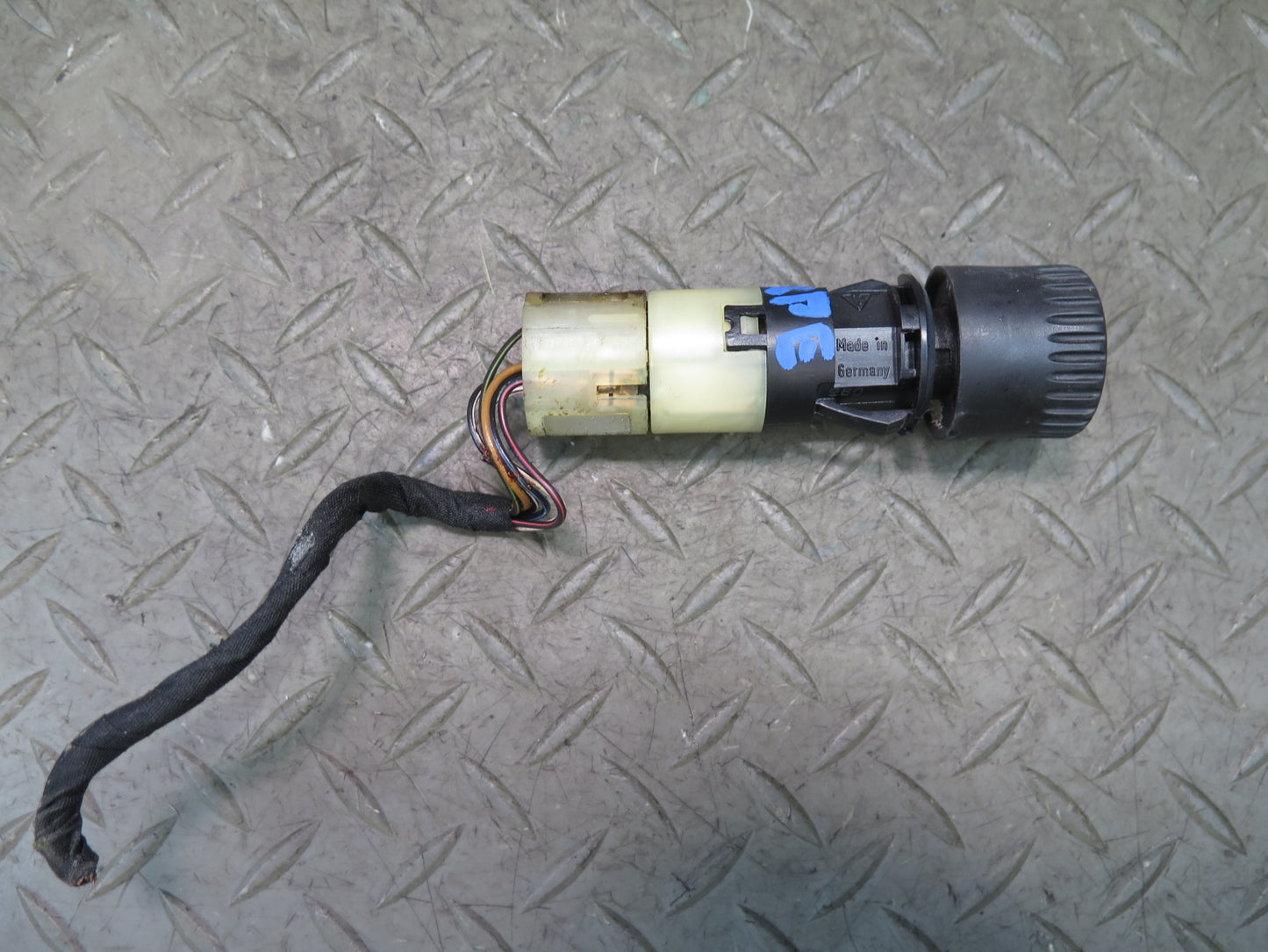 1984-1991 Porsche 928 Rear Window Defrost Button Switch 92861310701