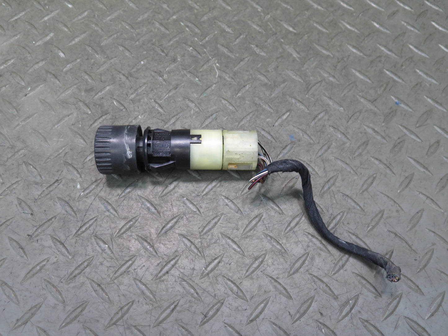 1984-1991 Porsche 928 Rear Window Defrost Button Switch 92861310701