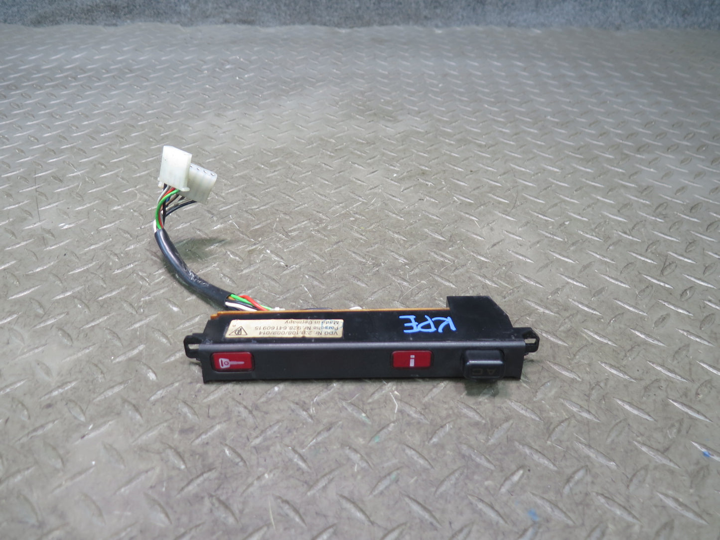 1984-1991 Porsche 928 Front Dash A/C Air Condition Door Lock Switch 92864160915