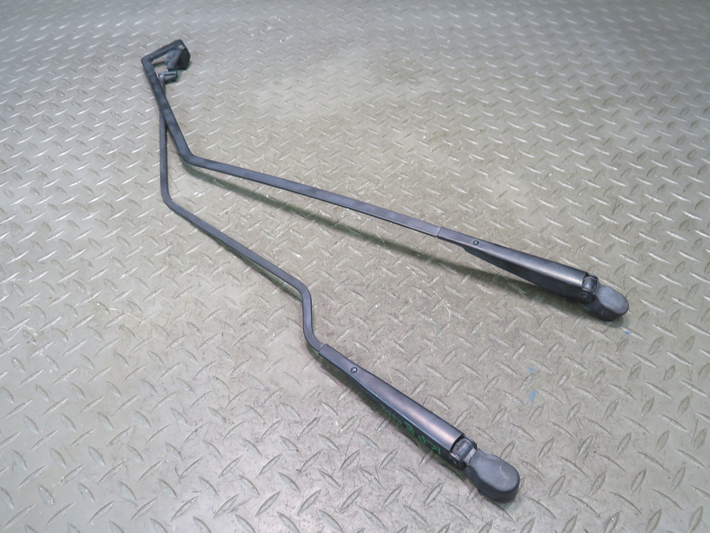 1984-1995 Porsche 928 Rear Hatch Trunk Lid Tailgate Wiper Arm