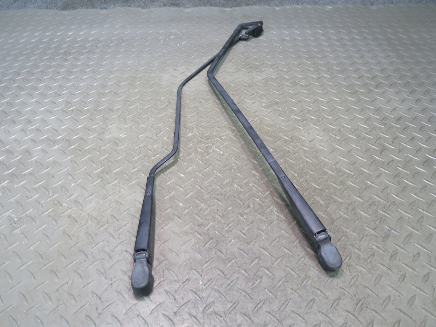 1984-1995 Porsche 928 Rear Hatch Trunk Lid Tailgate Wiper Arm