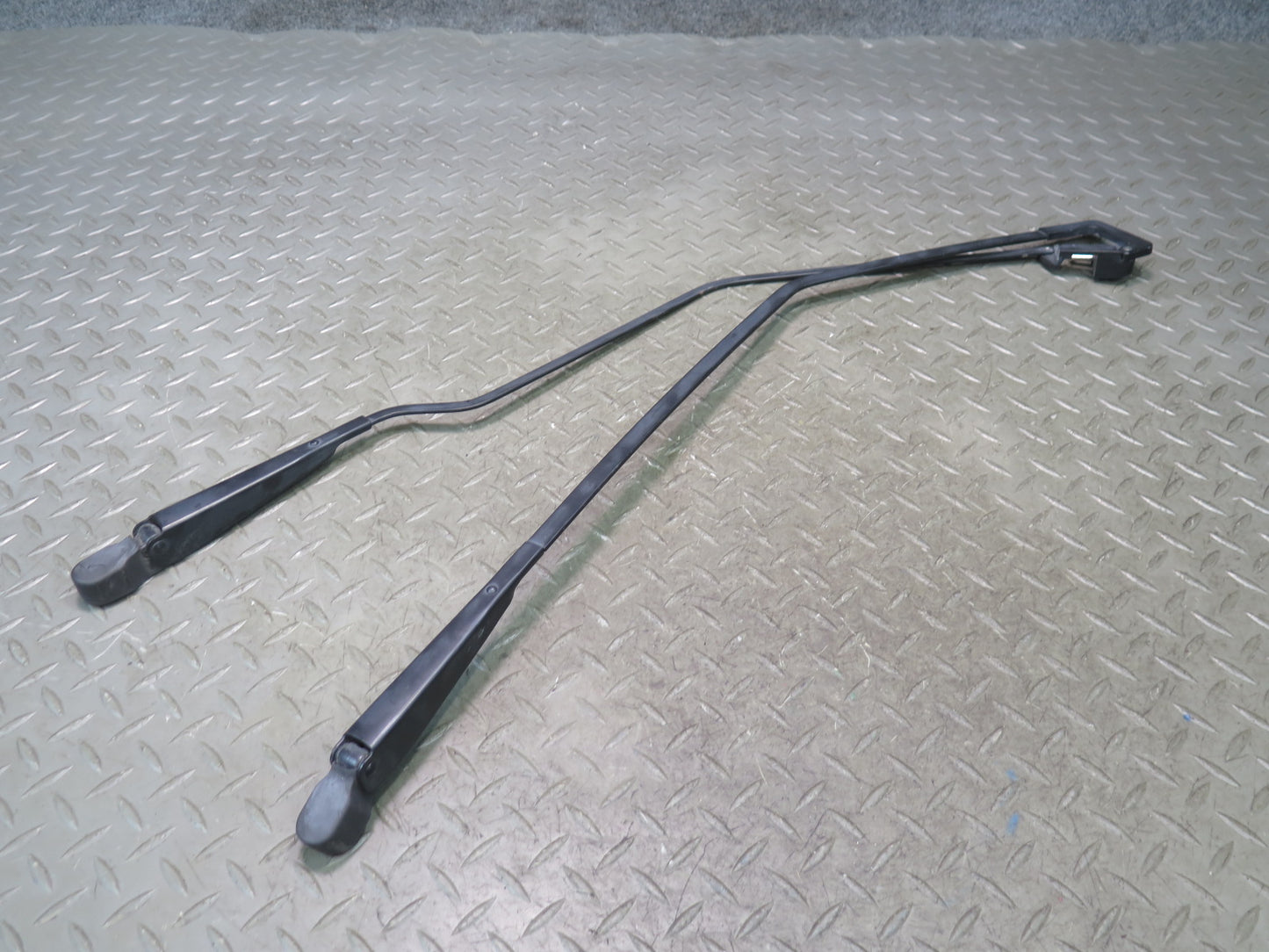 1984-1995 Porsche 928 Rear Hatch Trunk Lid Tailgate Wiper Arm