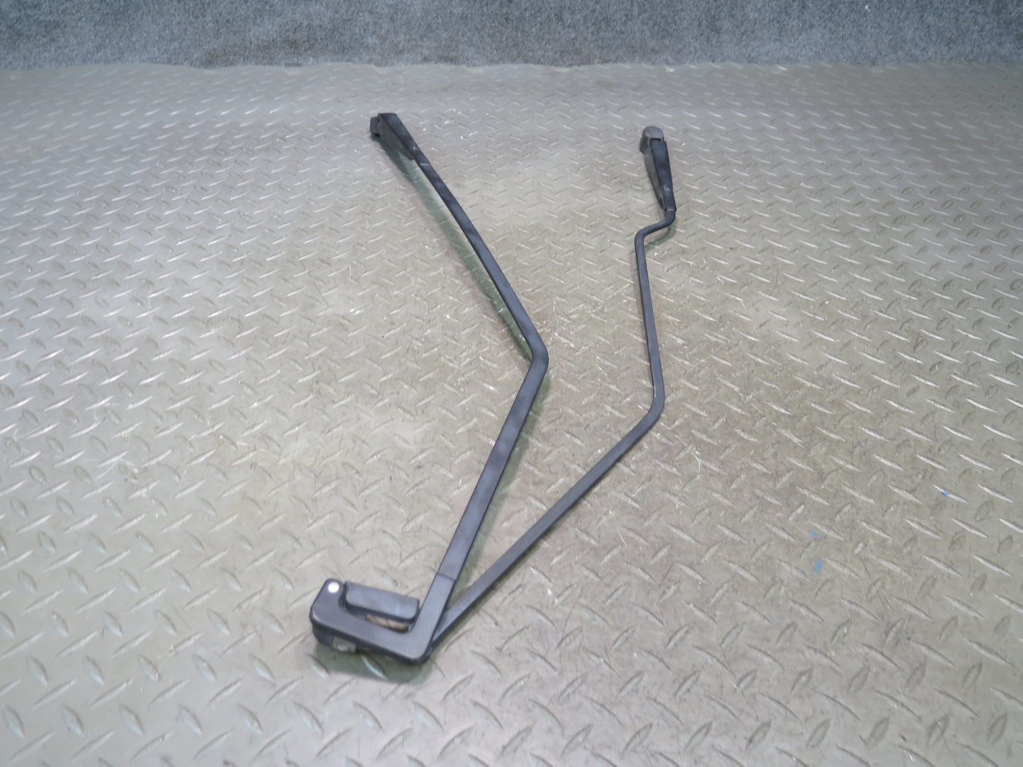1984-1995 Porsche 928 Rear Hatch Trunk Lid Tailgate Wiper Arm