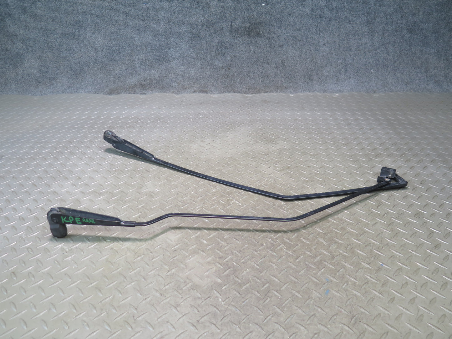 1984-1995 Porsche 928 Rear Hatch Trunk Lid Tailgate Wiper Arm