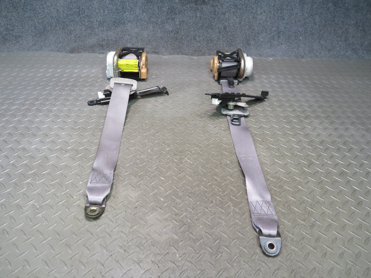 99-01 TOYOTA CROWN JZS175 FRONT LEFT & RIGHT SIDE SEATBELT RETRACTOR SET OEM