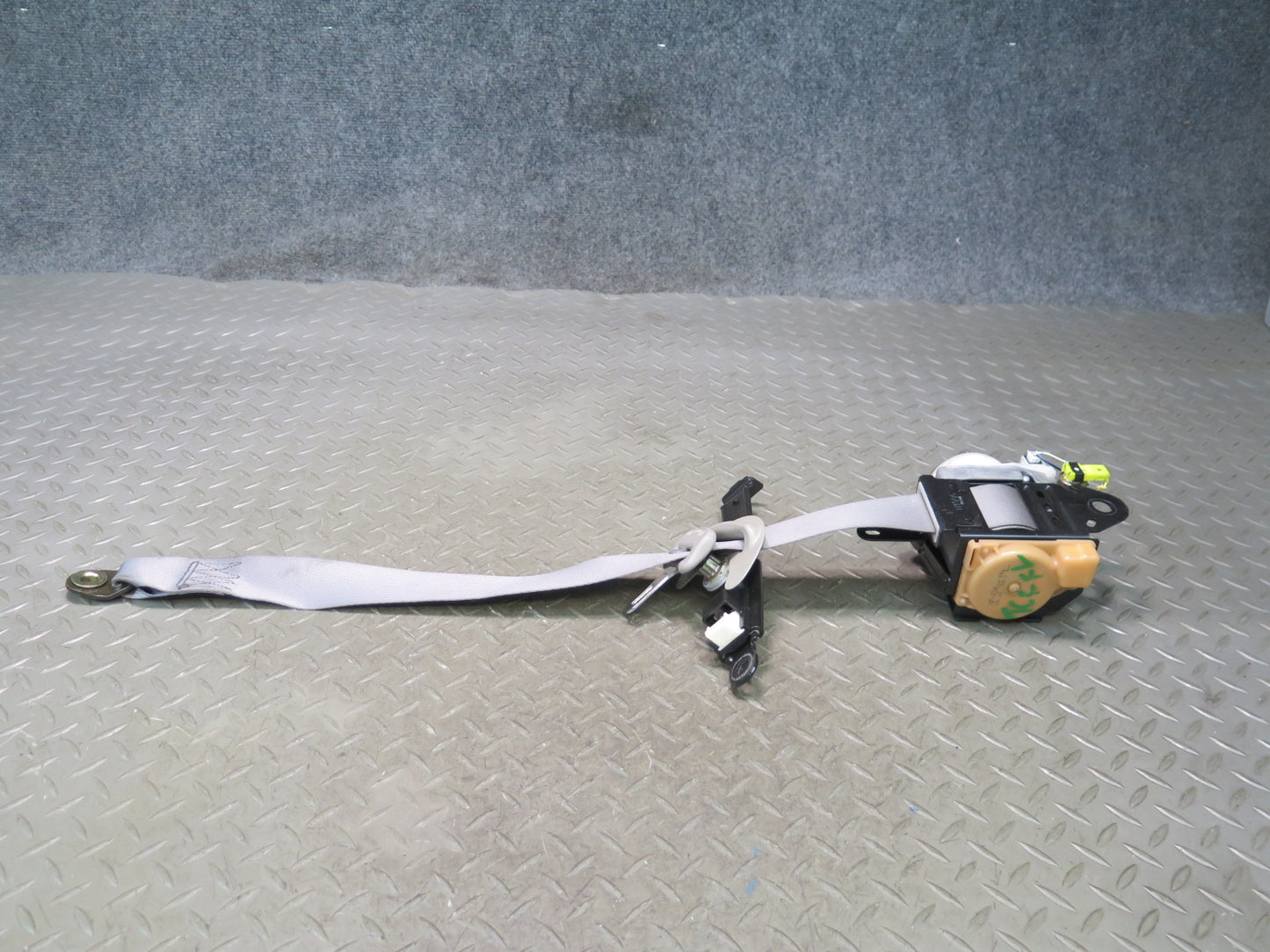 99-01 TOYOTA CROWN JZS175 FRONT LEFT & RIGHT SIDE SEATBELT RETRACTOR SET OEM