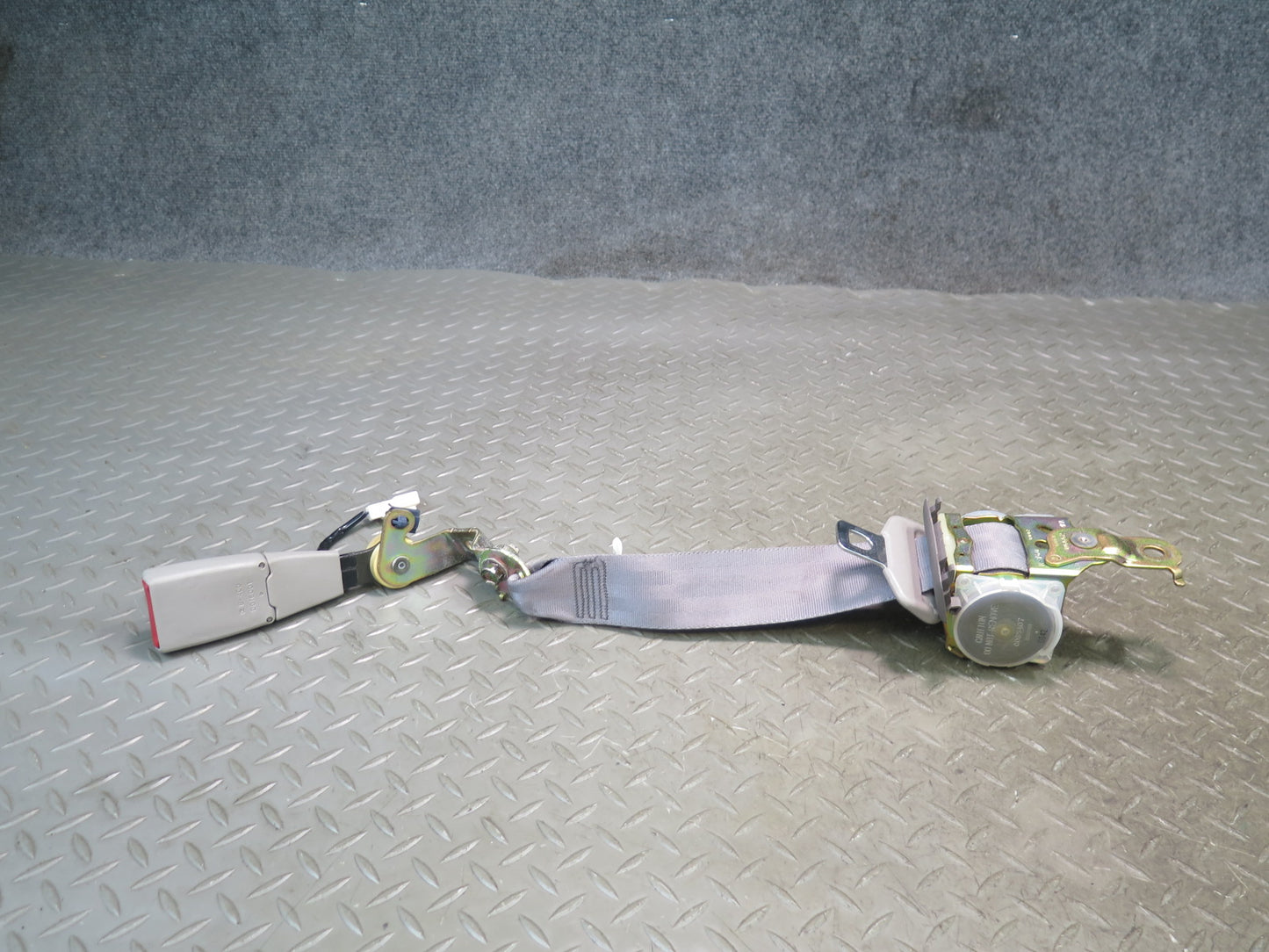 99-01 TOYOTA CROWN JZS175 3PCS REAR SEATBELT RETRACTORS & SEATBELT BUCKLE SET OEM