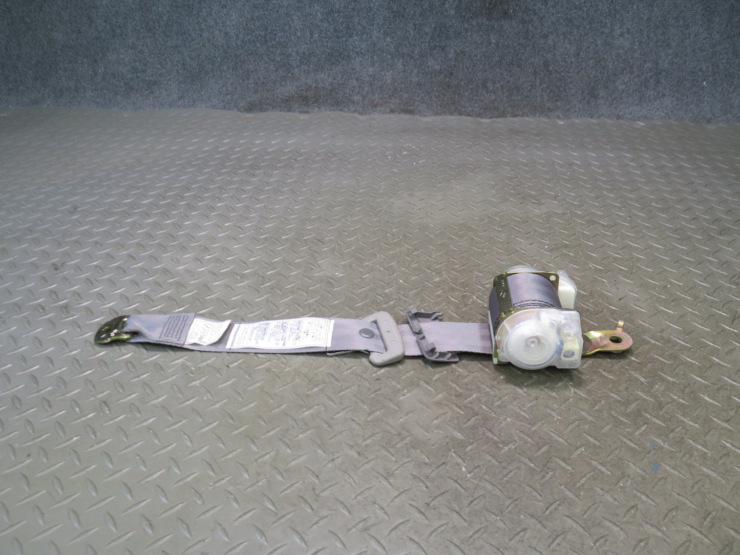 99-01 TOYOTA CROWN JZS175 3PCS REAR SEATBELT RETRACTORS & SEATBELT BUCKLE SET OEM