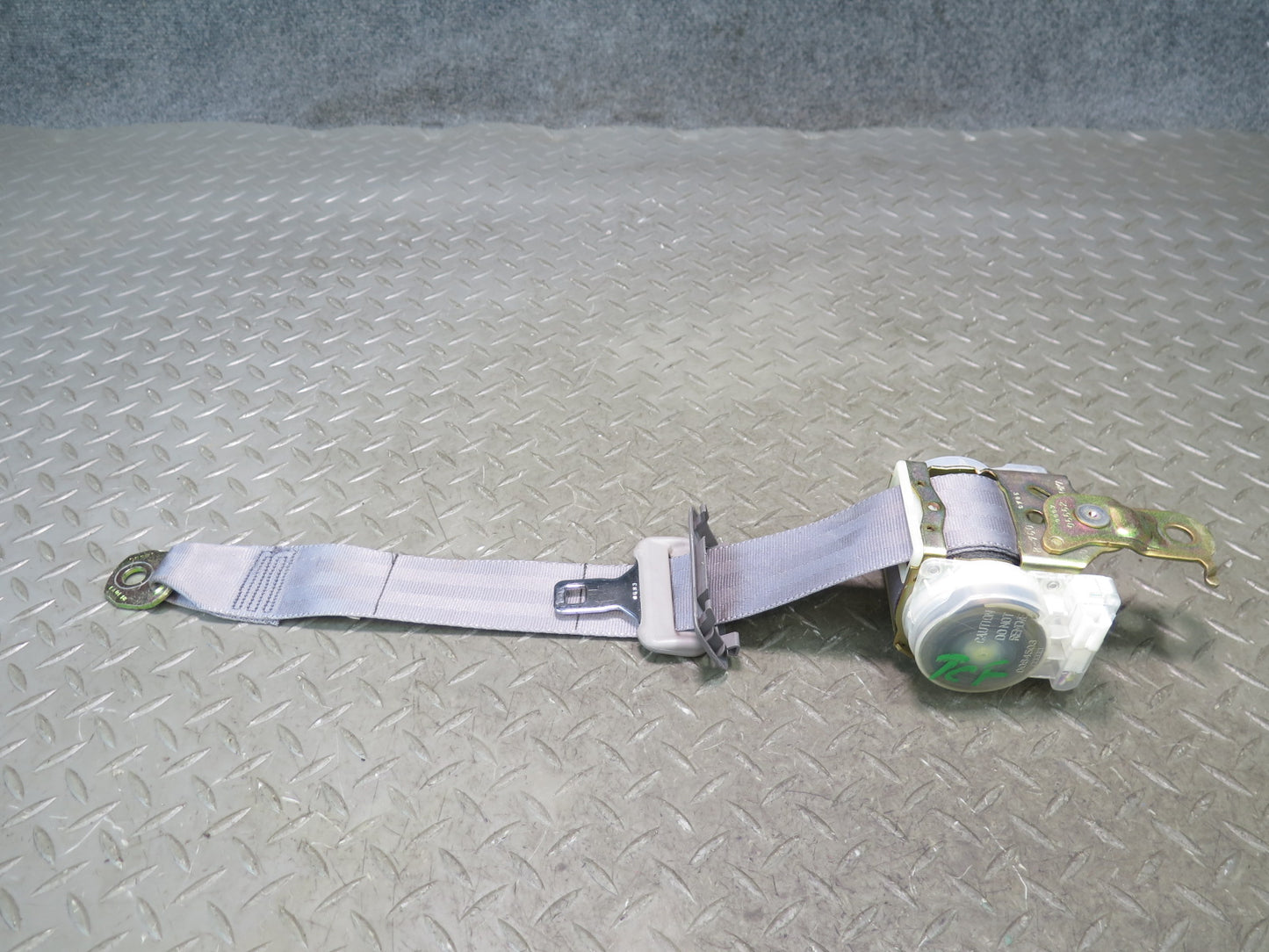 99-01 TOYOTA CROWN JZS175 3PCS REAR SEATBELT RETRACTORS & SEATBELT BUCKLE SET OEM