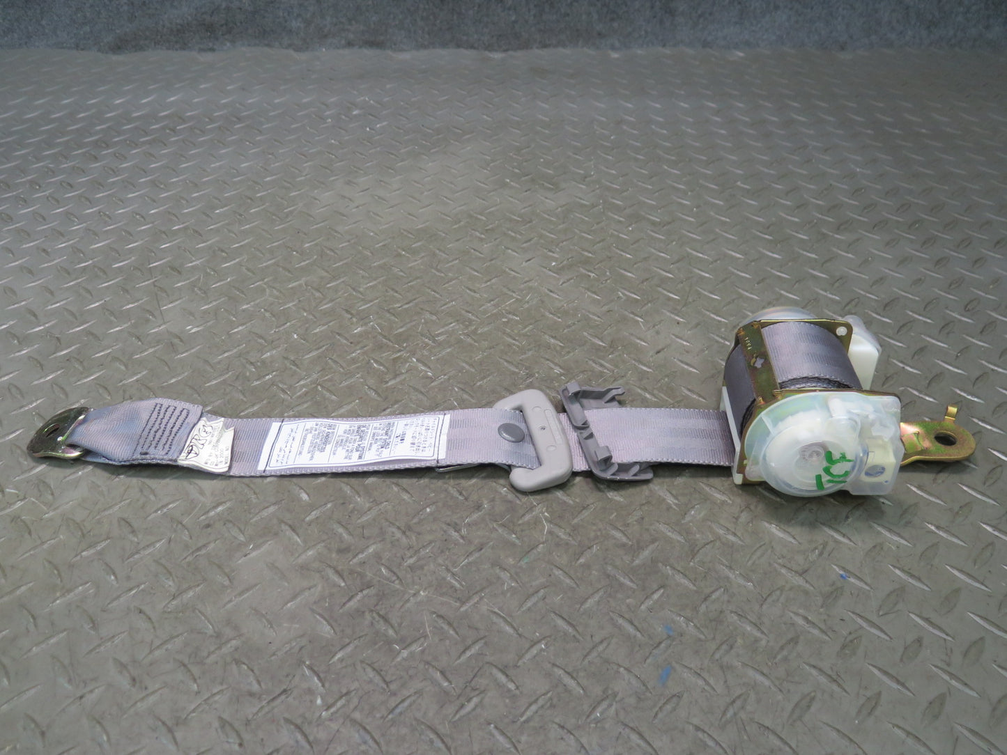 99-01 TOYOTA CROWN JZS175 3PCS REAR SEATBELT RETRACTORS & SEATBELT BUCKLE SET OEM