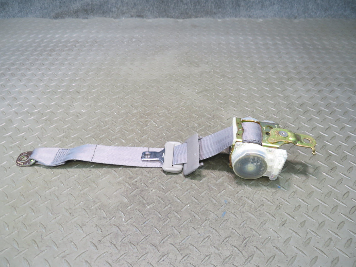 99-01 TOYOTA CROWN JZS175 3PCS REAR SEATBELT RETRACTORS & SEATBELT BUCKLE SET OEM