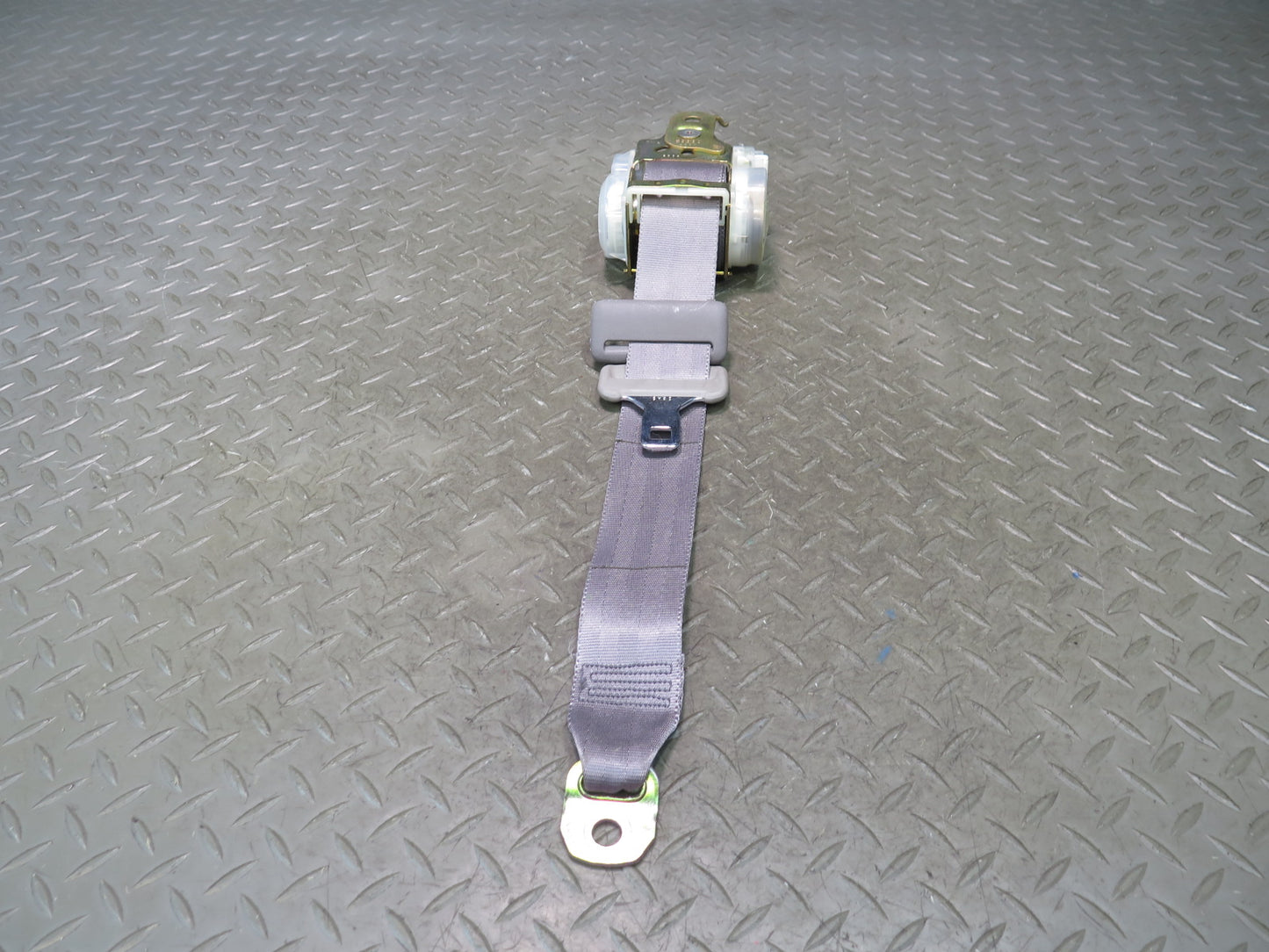 99-01 TOYOTA CROWN JZS175 3PCS REAR SEATBELT RETRACTORS & SEATBELT BUCKLE SET OEM