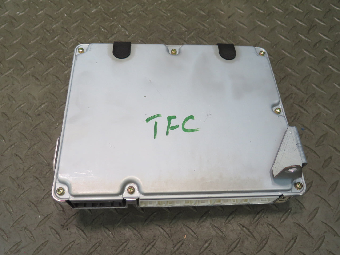 00-01 Toyota Crown JZS175 3.0L 2JZFSE A/T ECU Engine Computer Control Module OEM