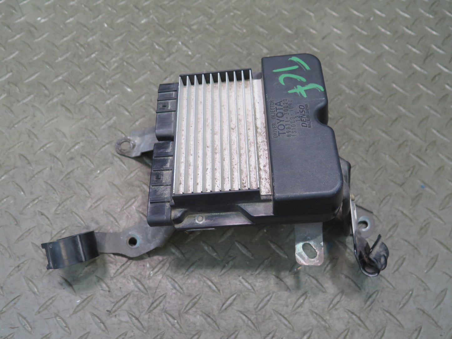 99-01 Toyota Crown JZS175 2JZFSE Fuel Driver Injector Control Module Unit OEM