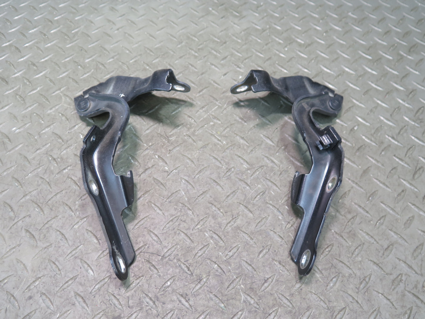 99-01 Toyota Crown JZS175 Front Left & Right Hood Hinge Black Set OEM