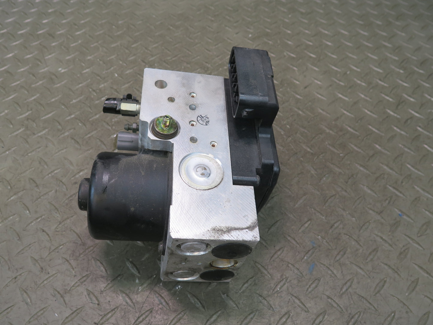 99-01 Toyota Crown JZS175 Anti Lock Brake ABS Pump Module 44540-30031 OEM