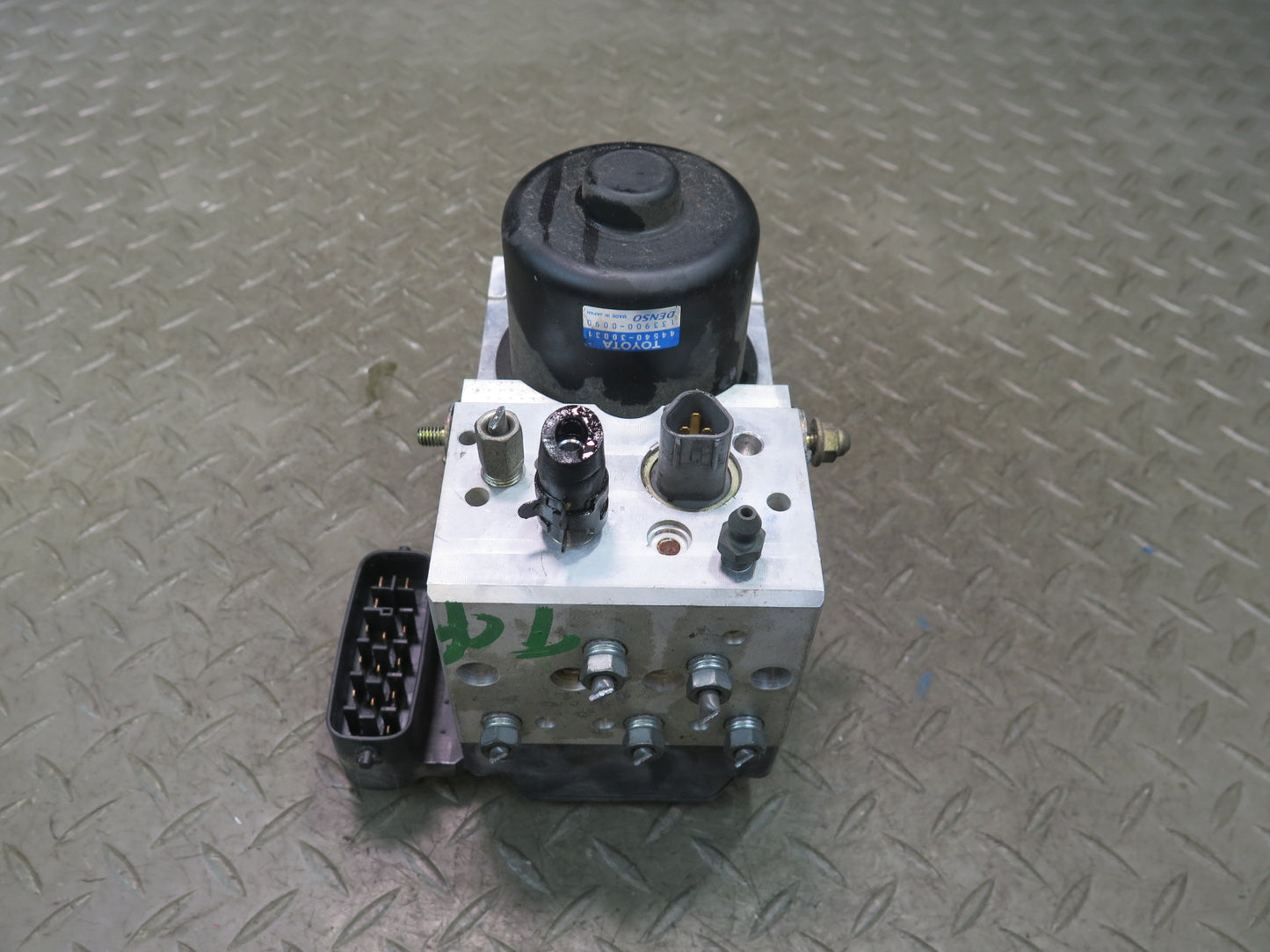 99-01 Toyota Crown JZS175 Anti Lock Brake ABS Pump Module 44540-30031 OEM