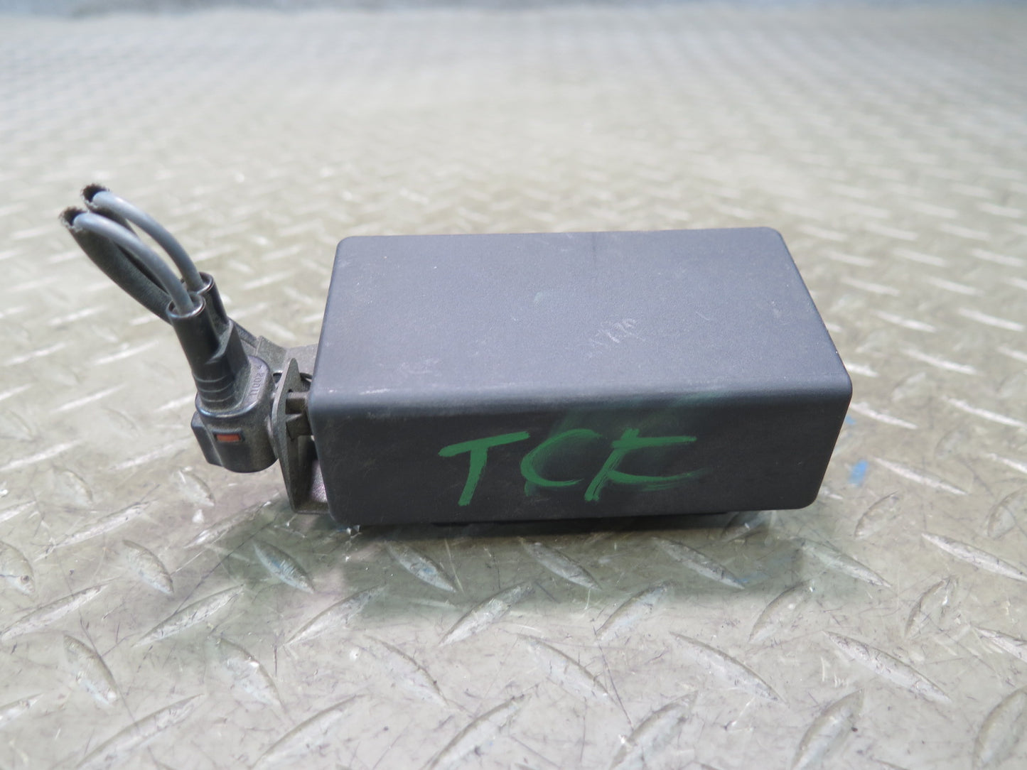 99-01 Toyota Crown JZS175 Fuel Pump Resistor Module 23080-46060 OEM