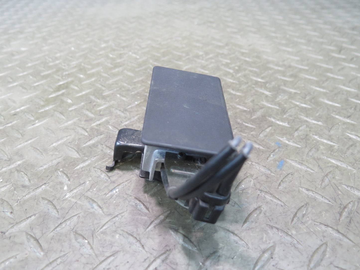 99-01 Toyota Crown JZS175 Fuel Pump Resistor Module 23080-46060 OEM