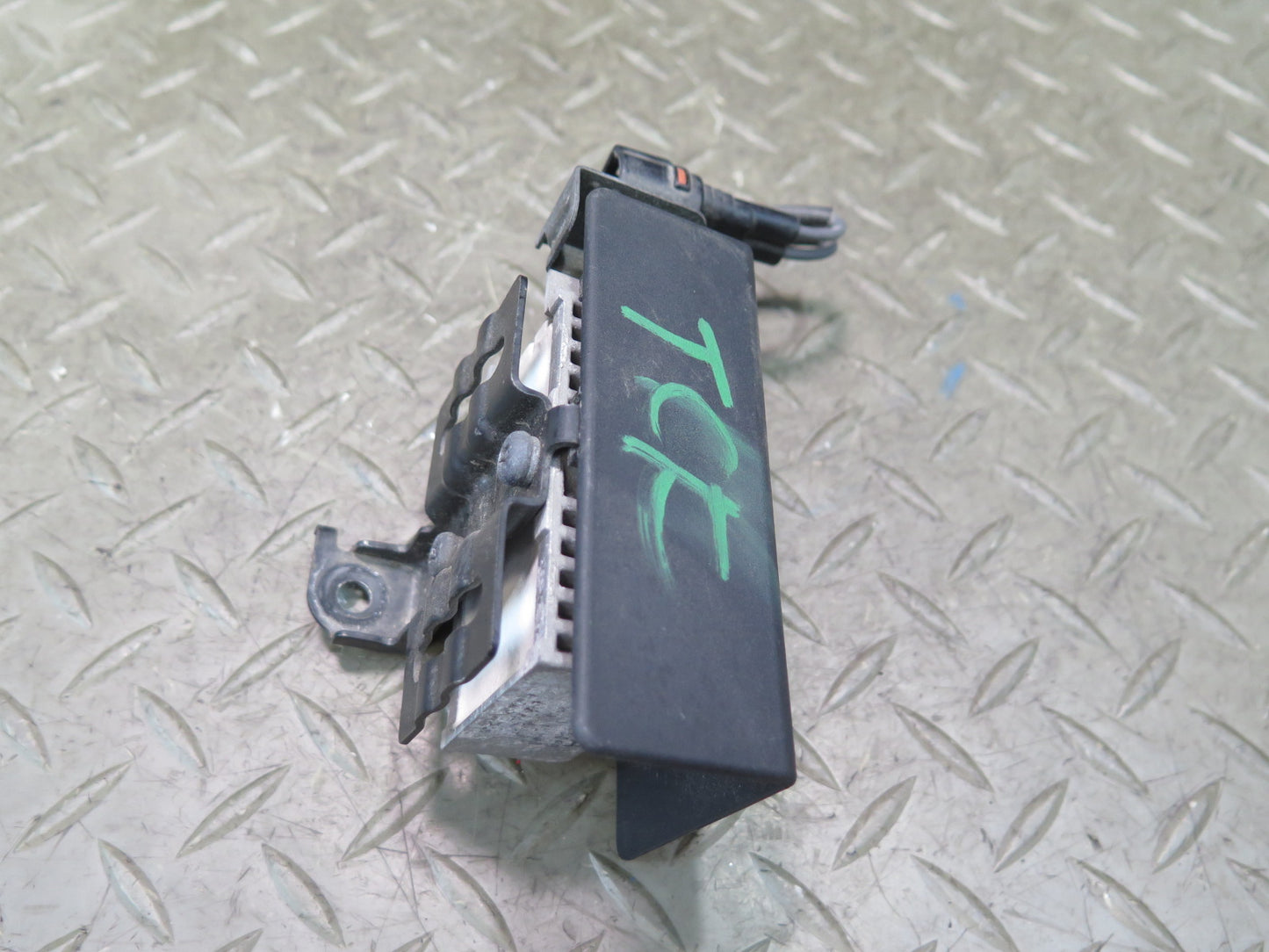 99-01 Toyota Crown JZS175 Fuel Pump Resistor Module 23080-46060 OEM