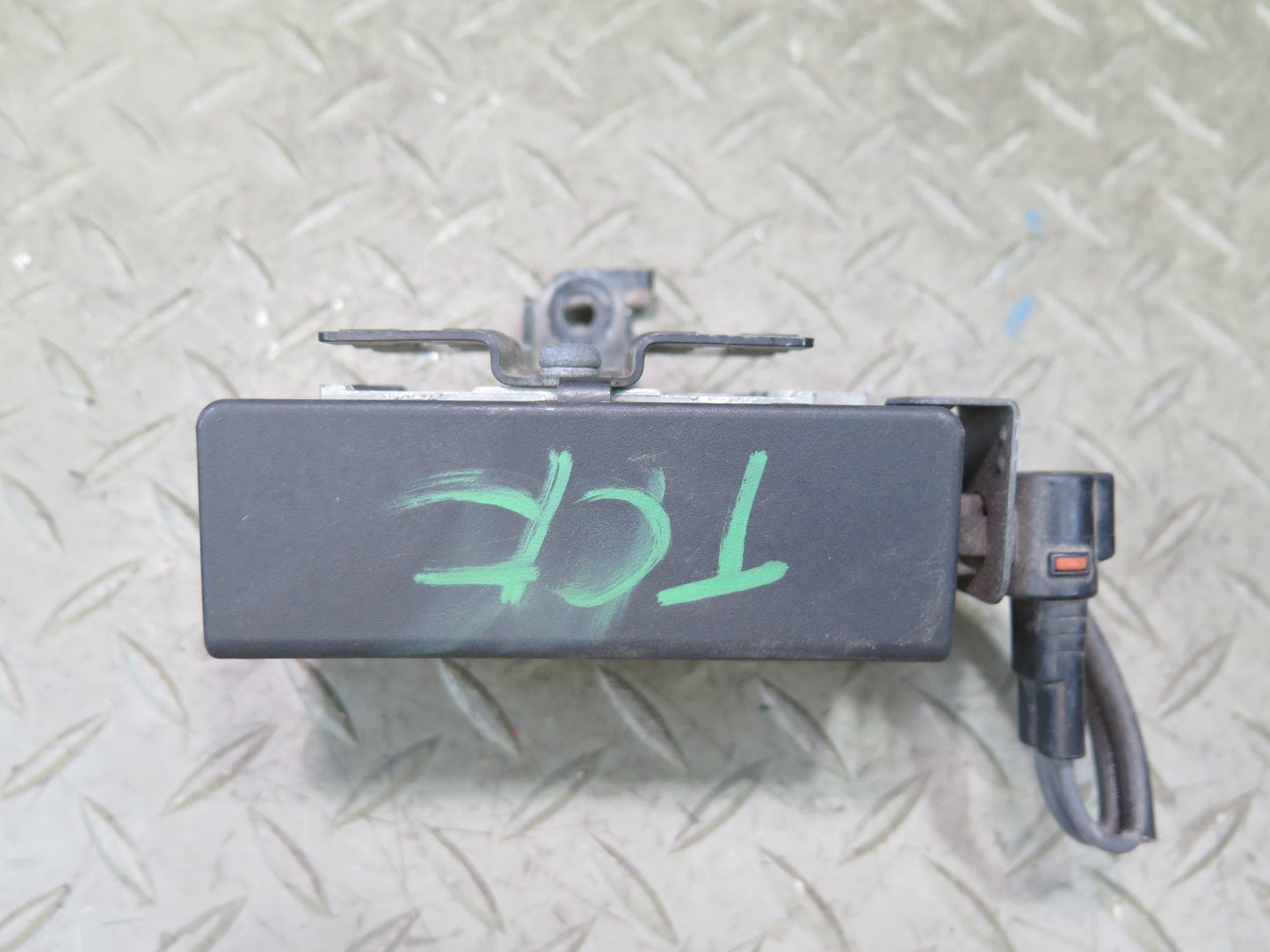 99-01 Toyota Crown JZS175 Fuel Pump Resistor Module 23080-46060 OEM