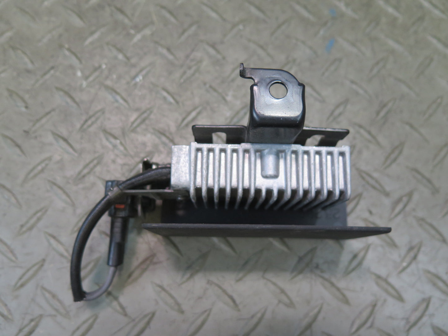 99-01 Toyota Crown JZS175 Fuel Pump Resistor Module 23080-46060 OEM