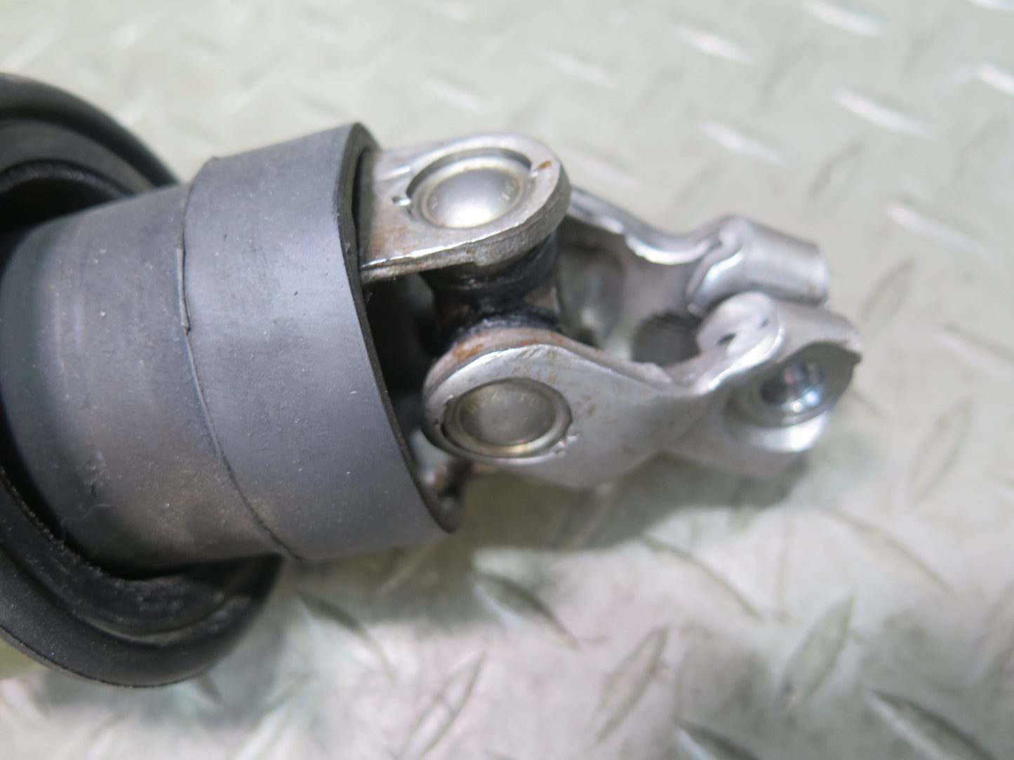99-01 Toyota Crown JZS175 Steering Column Intermediate Linkage U Joint Shaft OEM