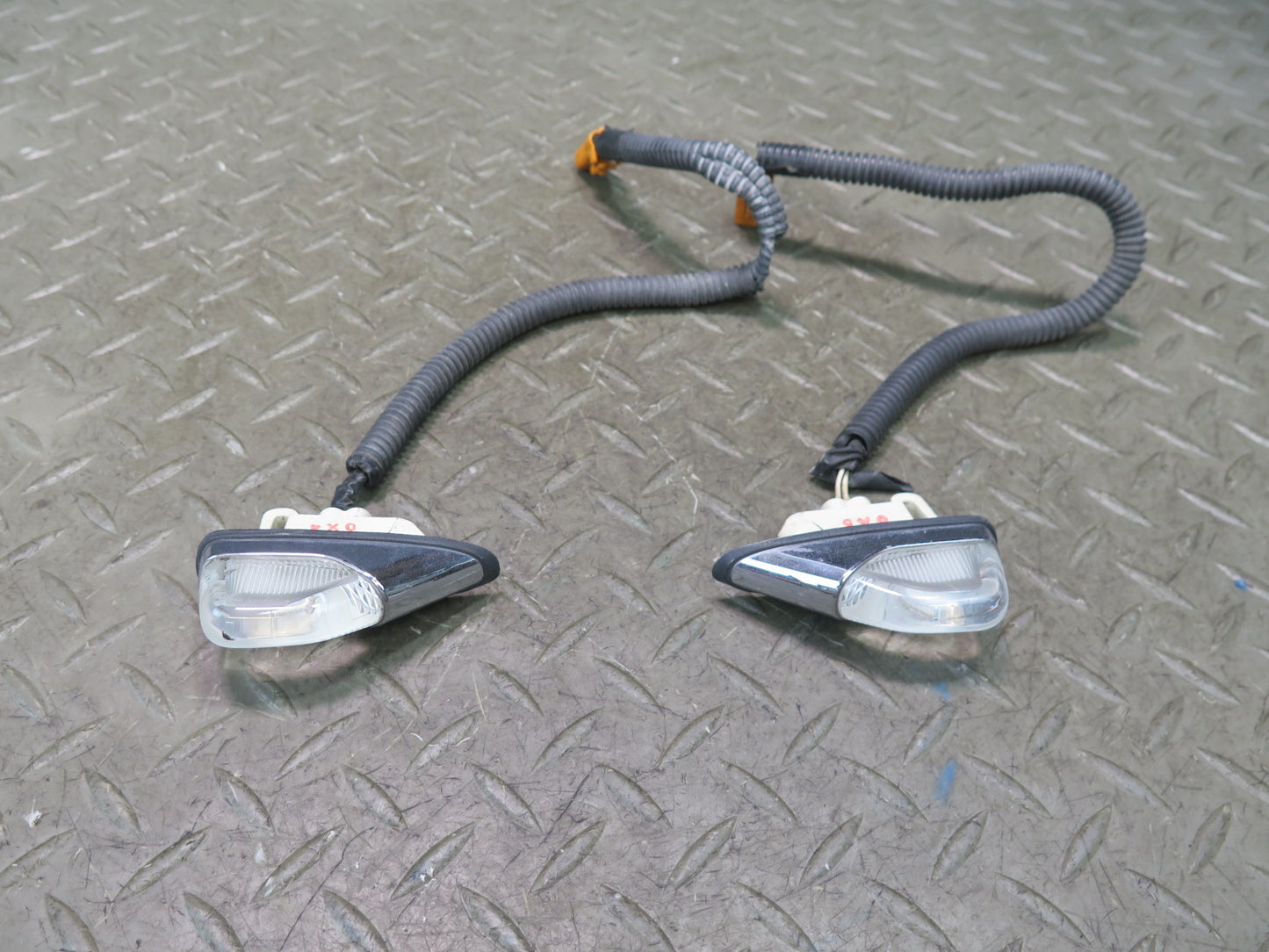 99-01 Toyota Crown JZS175 Front Fender Left Right Side Marker Light Lamp Set OEM