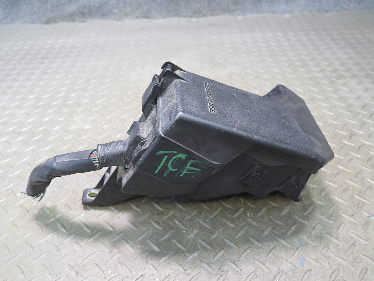 99-01 Toyota Crown JZS175 Engine Bay Under Hood Fuse Junction Relay Box OEM