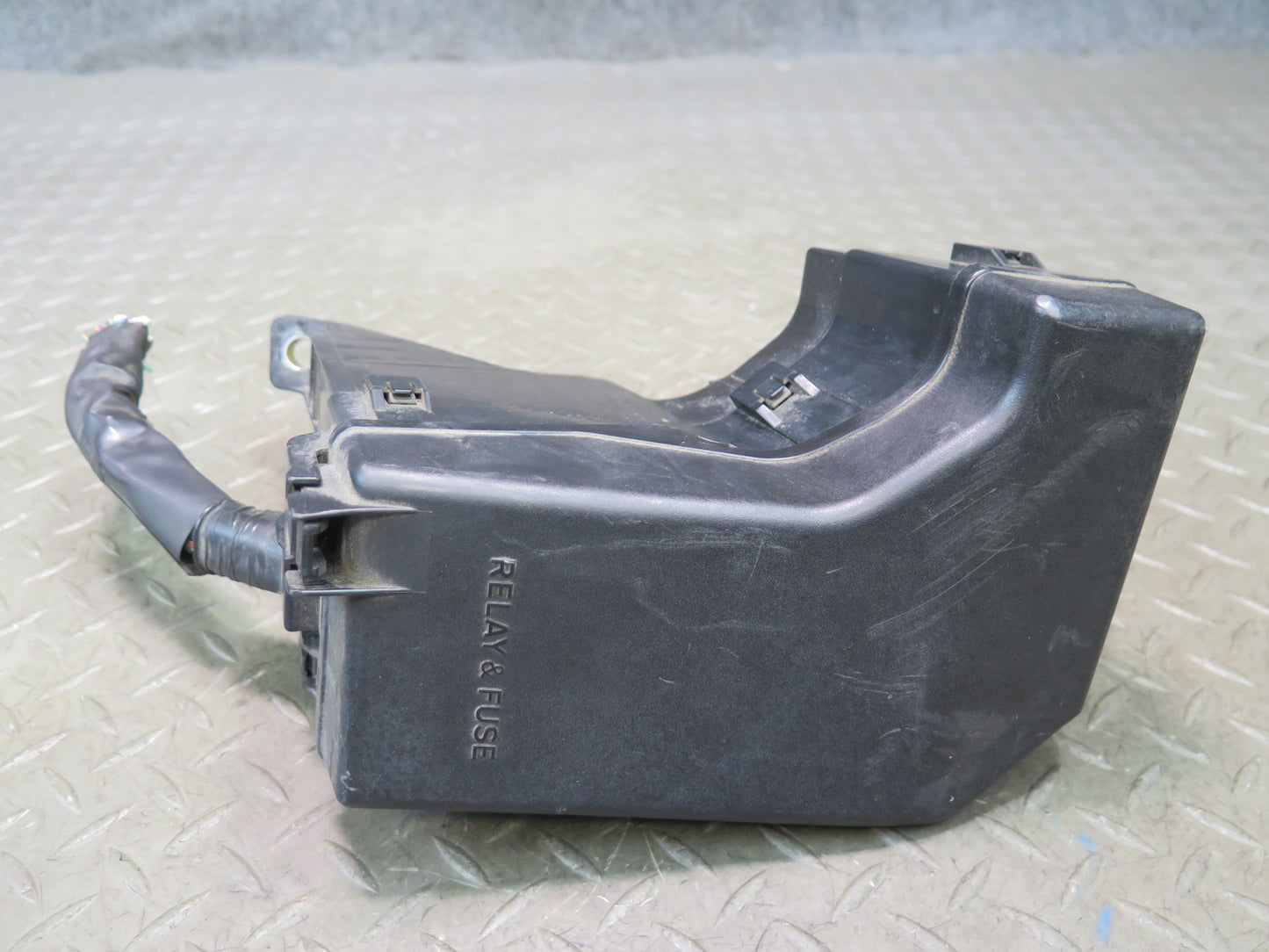 99-01 Toyota Crown JZS175 Engine Bay Under Hood Fuse Junction Relay Box OEM