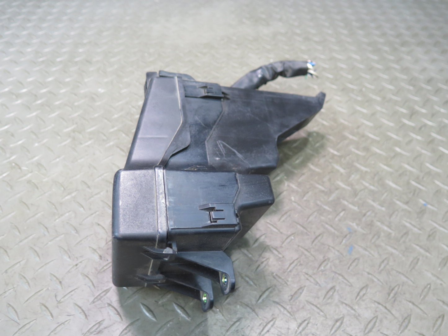 99-01 Toyota Crown JZS175 Engine Bay Under Hood Fuse Junction Relay Box OEM
