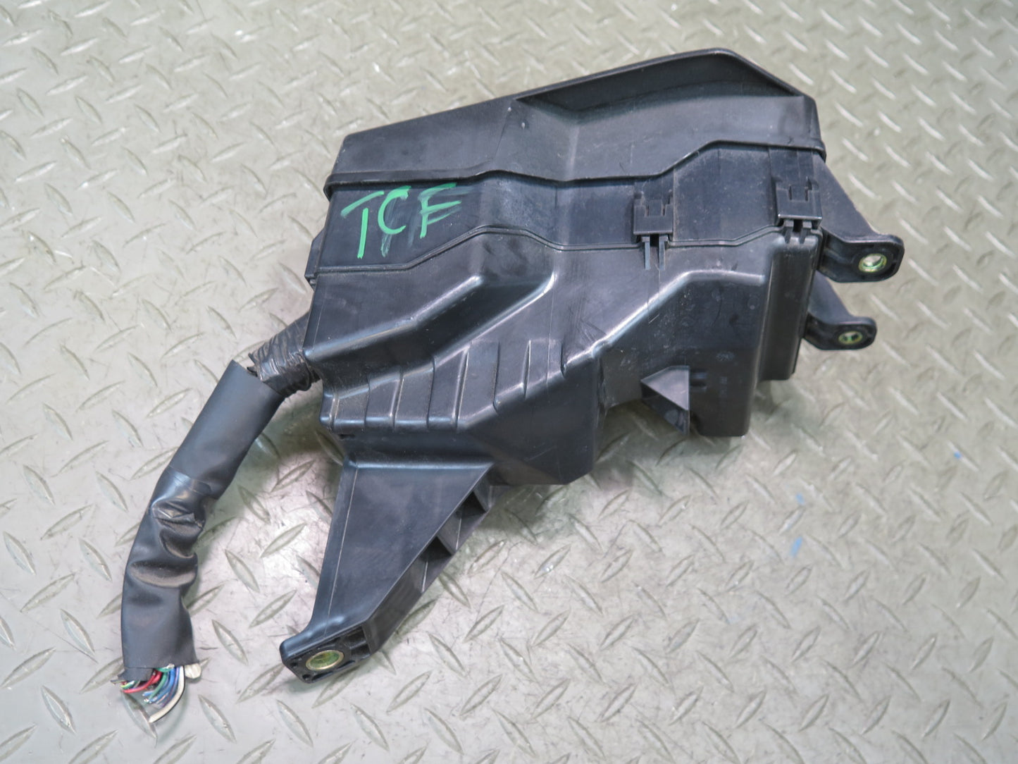 99-01 Toyota Crown JZS175 Engine Bay Under Hood Fuse Junction Relay Box OEM