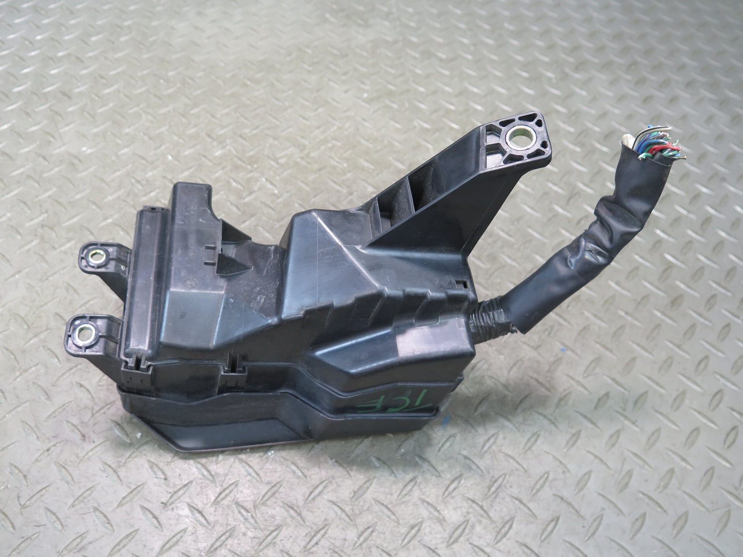 99-01 Toyota Crown JZS175 Engine Bay Under Hood Fuse Junction Relay Box OEM