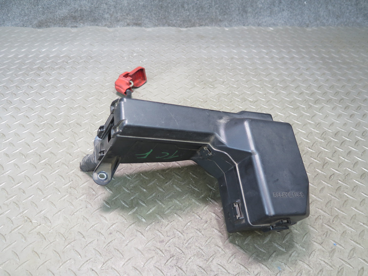 99-01 Toyota Crown JZS175 Engine Bay Under Hood Fuse Junction Relay Box OEM