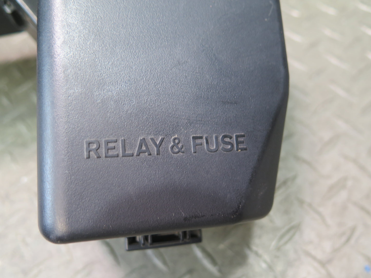99-01 Toyota Crown JZS175 Engine Bay Under Hood Fuse Junction Relay Box OEM