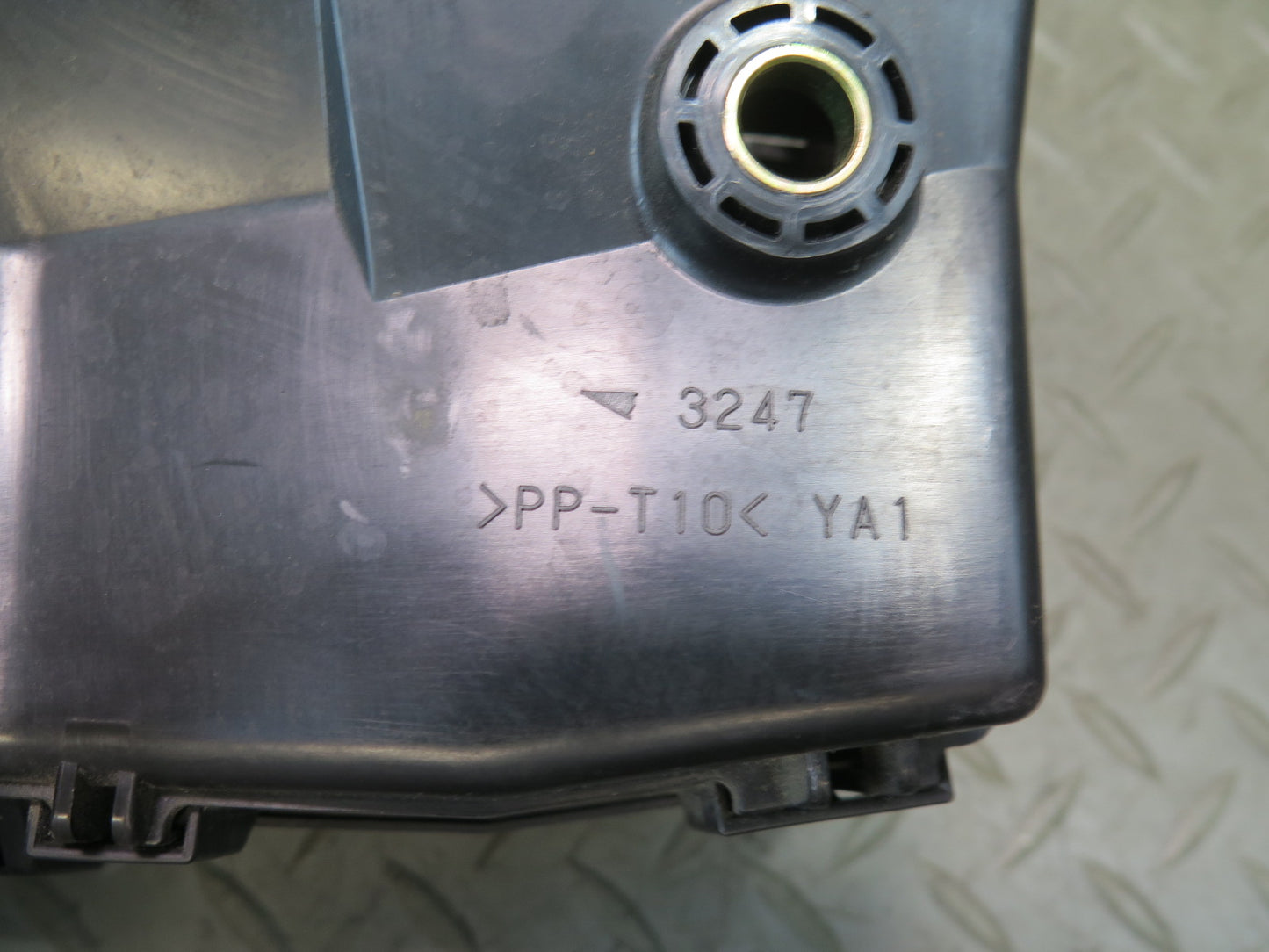 99-01 Toyota Crown JZS175 Engine Bay Under Hood Fuse Junction Relay Box OEM