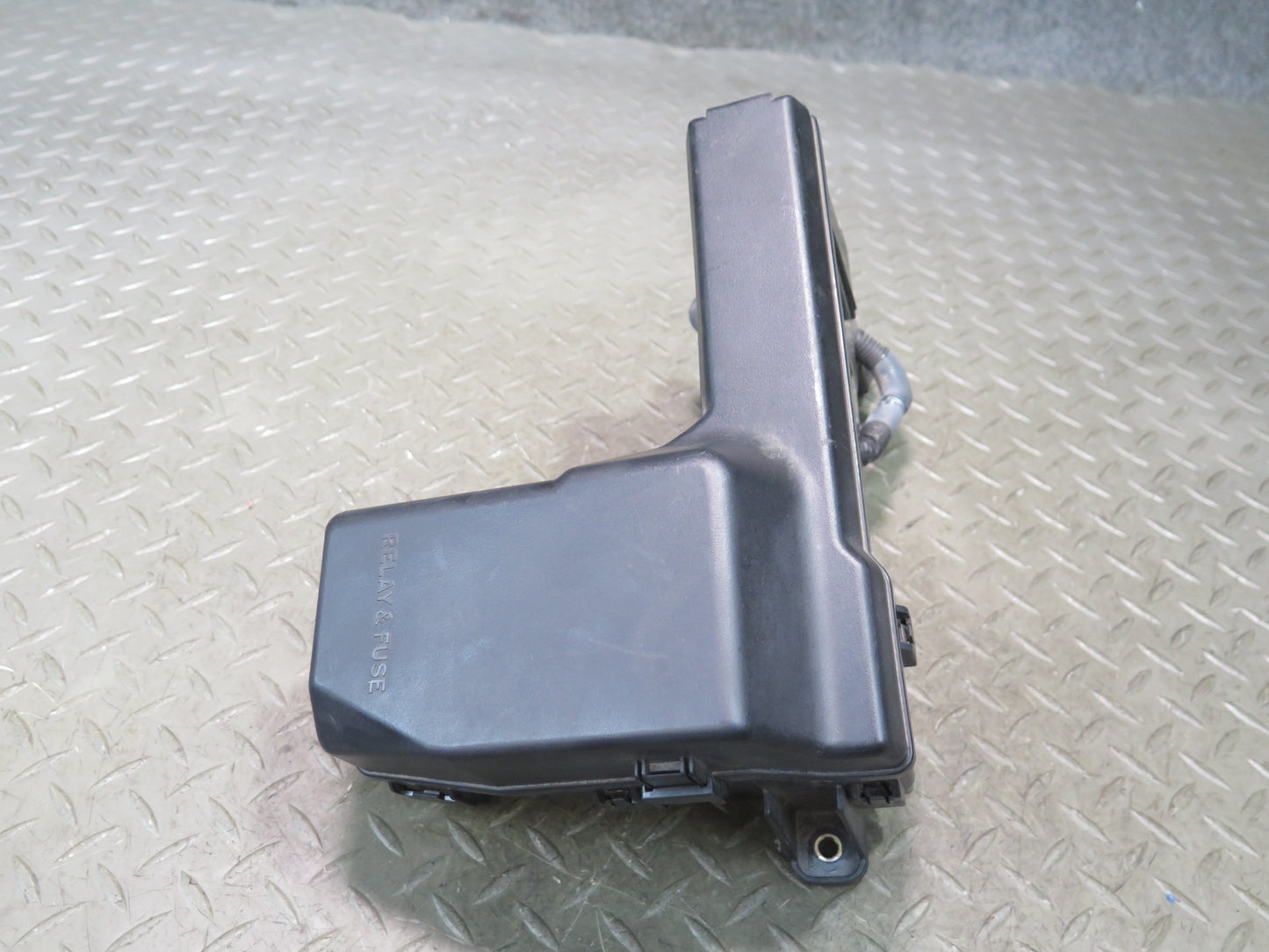 99-01 Toyota Crown JZS175 Engine Bay Under Hood Fuse Junction Relay Box OEM