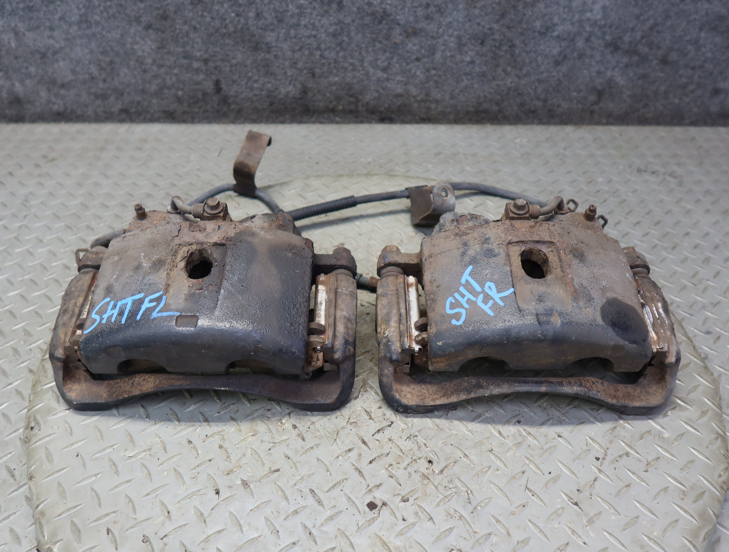 2003-2009 Hummer H2 AWD Front Left & Right Brake Caliper Set of 2